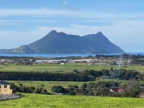 Moko Hiwi Escape Ruakaka - Tūī Suite, Ruakaka